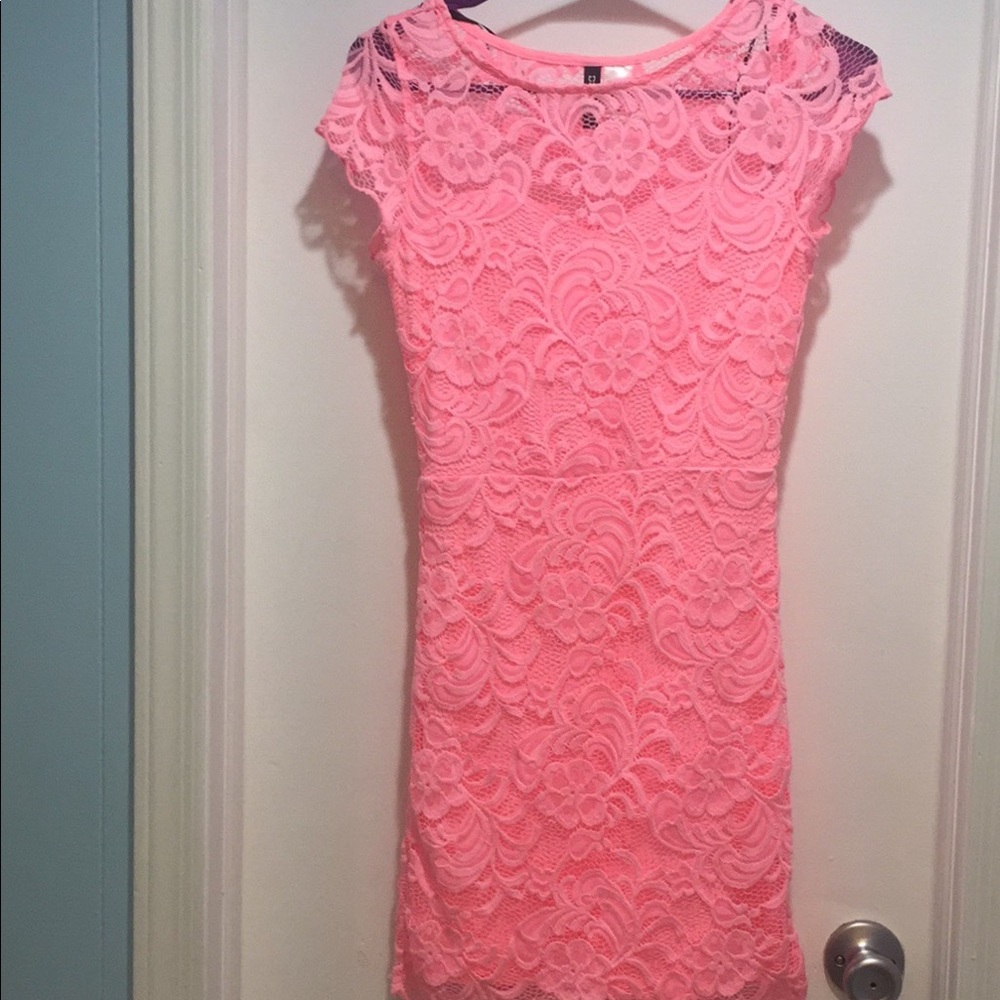 Pink lace bodycon dress